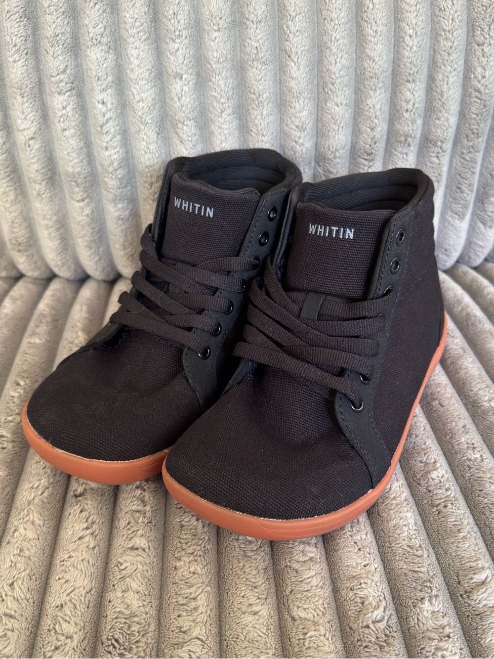 ✨ BRAND NEW / UNWORN ✨ WHITIN Wide High-Top Canvas Barefoot Sneakers